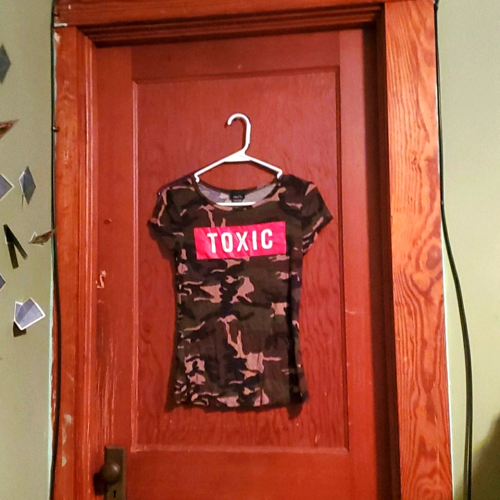 A camo toxic shirt